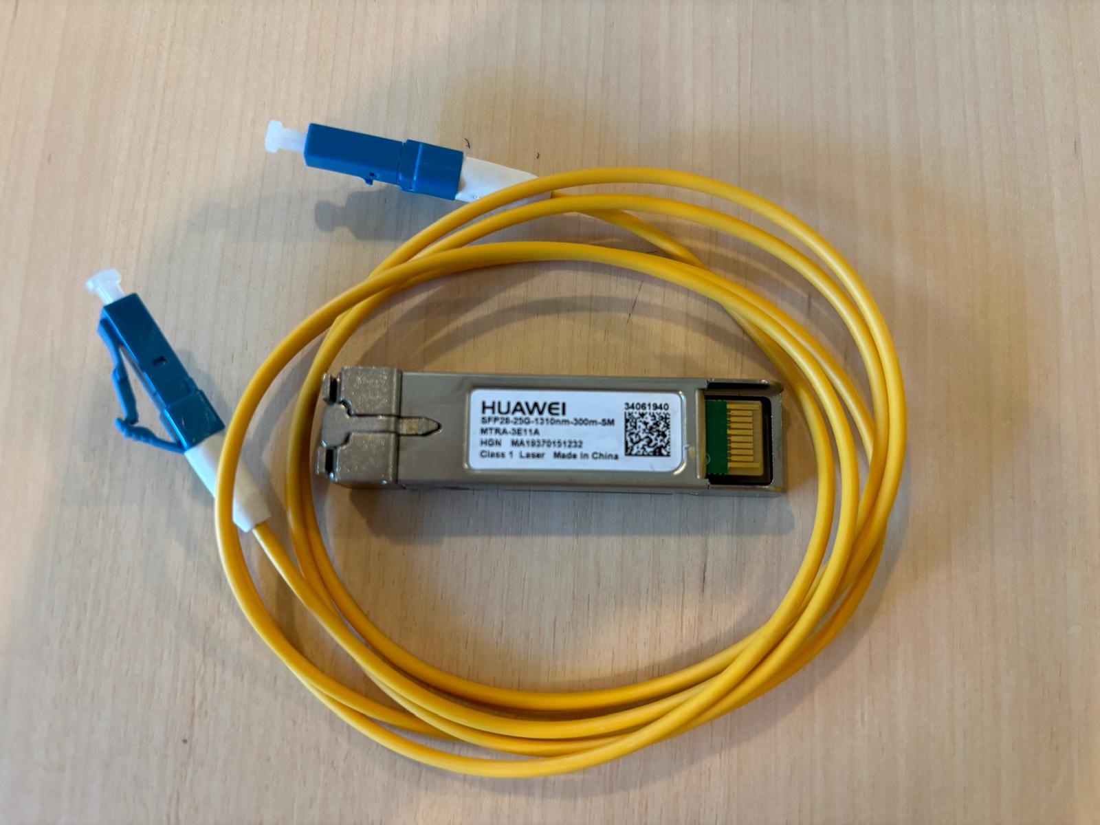 Additional SFP28-25G-1310nm-300m-SM Huawei transceiver, and 1m long OS2 patch cable